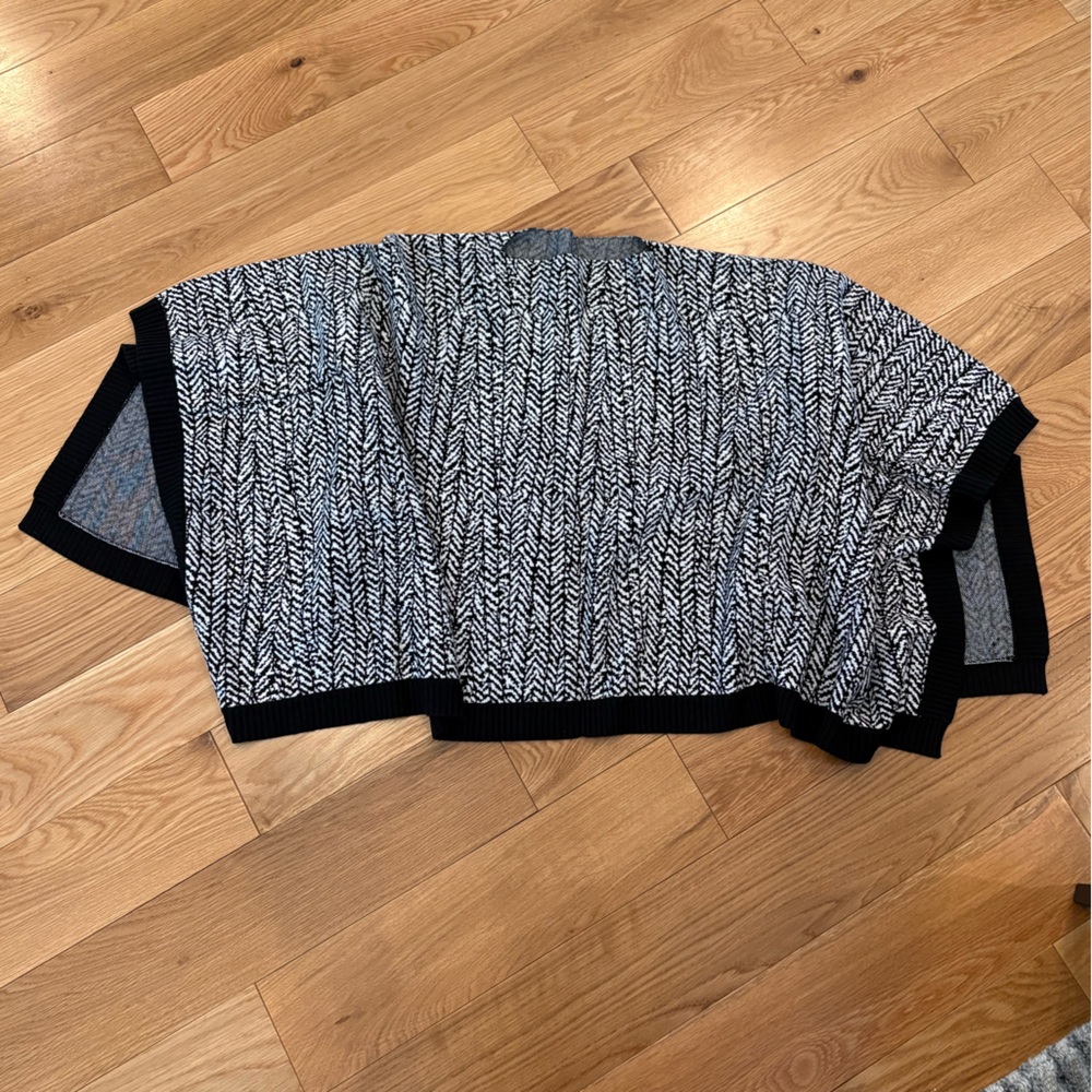 Lululemon poncho IYKYK
